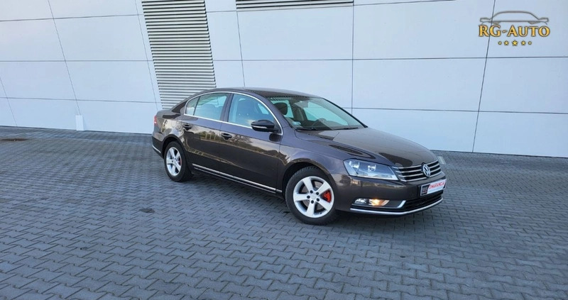 Volkswagen Passat cena 33900 przebieg: 240000, rok produkcji 2011 z Skawina małe 704